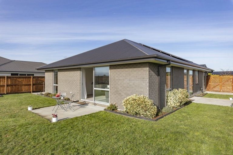 Photo of property in 6 Fox Lane, Rolleston, 7615