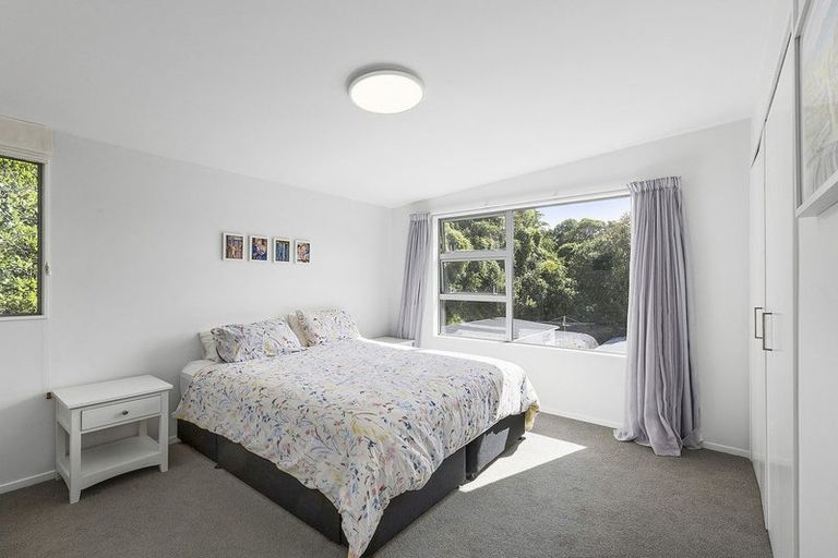 Photo of property in 24a Kellsmere Crescent, Island Bay, Wellington, 6023