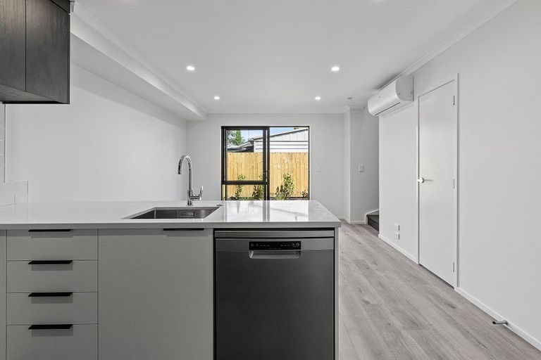 Photo of property in 2/19 Beale Street, Hamilton East, Hamilton, 3216