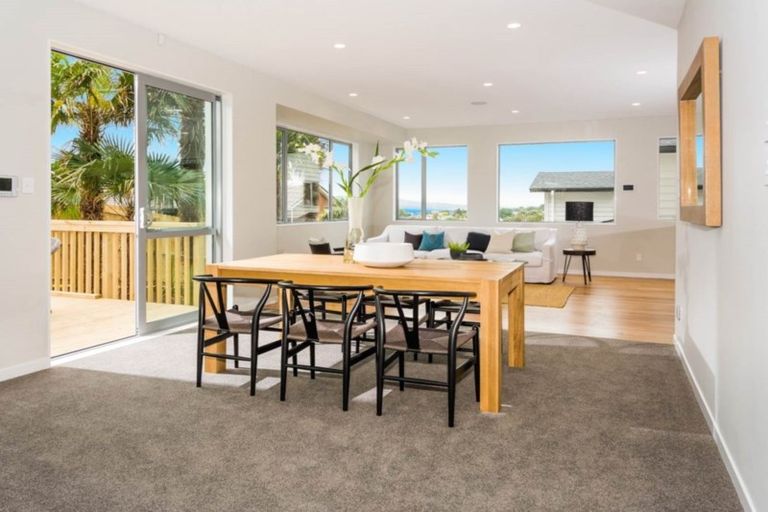 Photo of property in 19a Rangitoto Terrace, Milford, Auckland, 0620