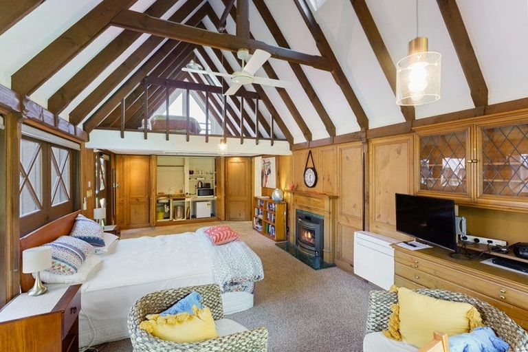 Photo of property in 9 Karaka Grove, Waikanae, 5036