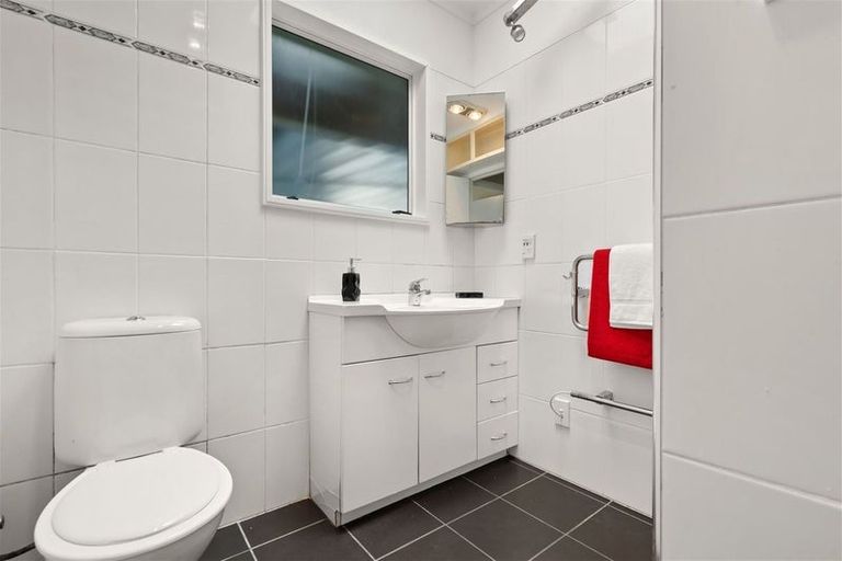 Photo of property in 2/30 Takanini Road, Takanini, 2112