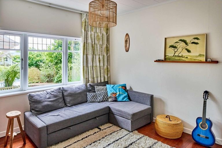 Photo of property in 337 Muritai Road, Eastbourne, Lower Hutt, 5013
