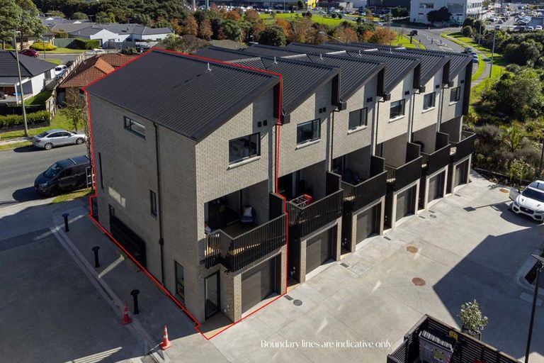 Photo of property in 6/28 Westgate Drive, Westgate, Auckland, 0614