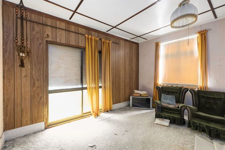 Photo of property in 1/2 Kowhai Avenue, Mangere Bridge, Auckland, 2022