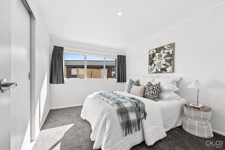 Photo of property in 2/1001 High Street, Avalon, Lower Hutt, 5011