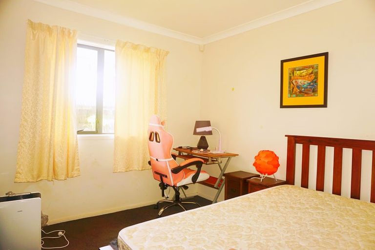 Photo of property in 49b Rua Road, Glen Eden, Auckland, 0602