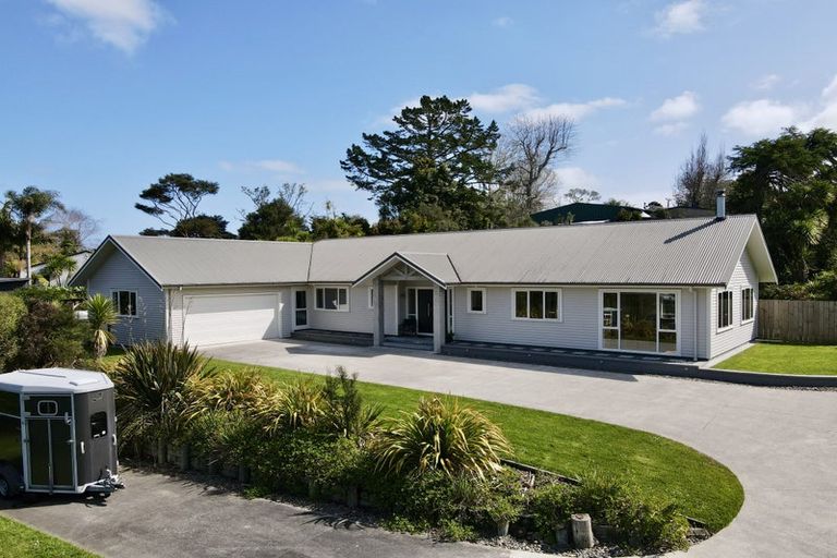 Photo of property in 26c Mcentee Road, Waitakere, Auckland, 0816