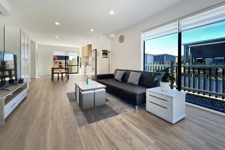 Photo of property in 1 Irwin Lane, Windsor Park, 0632