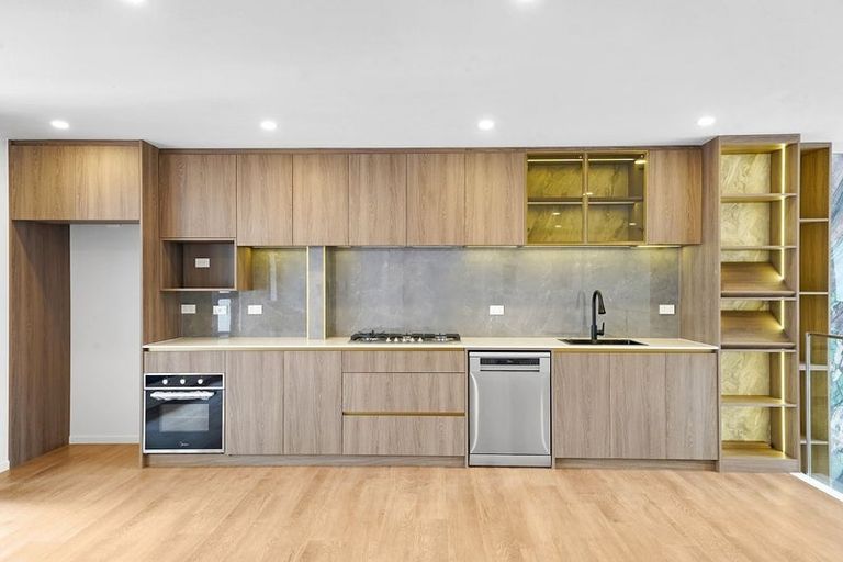 Photo of property in 2- 4 Alston Avenue, Kelston, Auckland, 0602