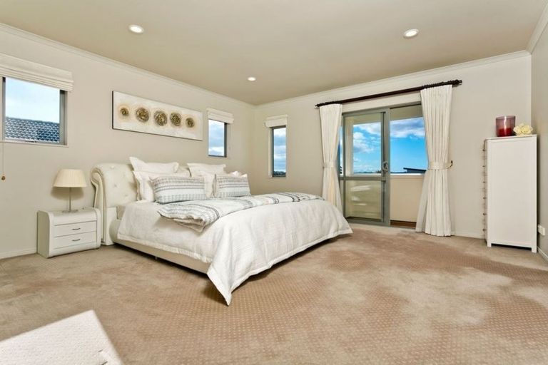 Photo of property in 26 Laurel Oak Drive, Schnapper Rock, Auckland, 0632