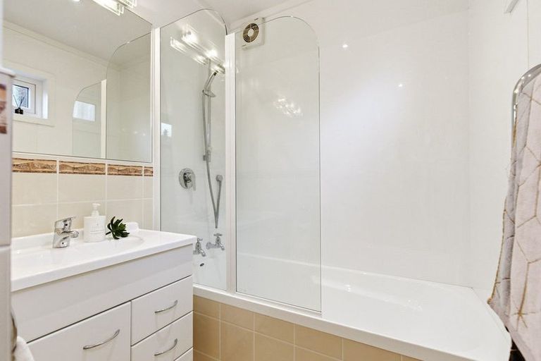 Photo of property in 71 Jubilee Road, Khandallah, Wellington, 6035