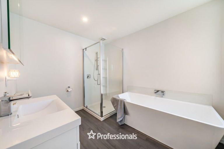 Photo of property in 393 Stokes Valley Road, Stokes Valley, Lower Hutt, 5019