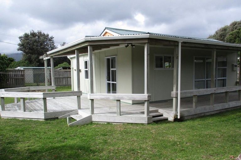 Photo of property in 25 Heperi Street, Waikanae Beach, Waikanae, 5036