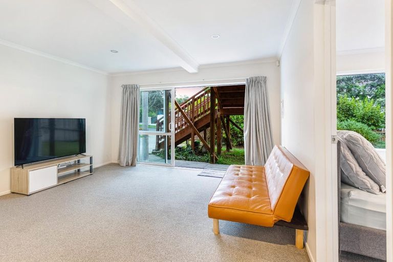 Photo of property in 111 Colwill Road, Massey, Auckland, 0614
