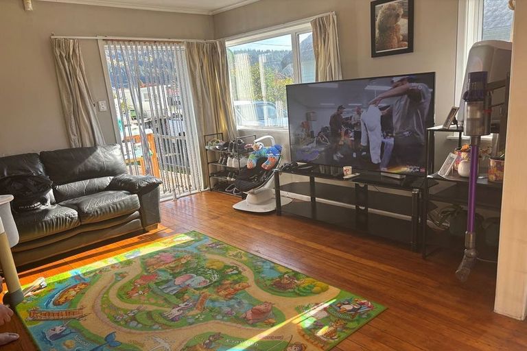 Photo of property in 13 Tapsell Road, Fairy Springs, Rotorua, 3015