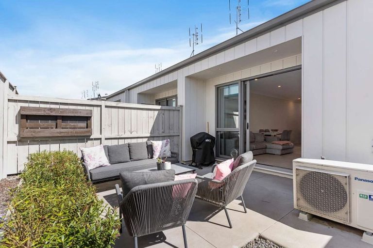 Photo of property in 20 Orona Place, Takanini, 2112