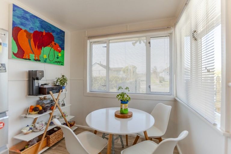 Photo of property in 10 Mackie Street, Waipukurau, 4200