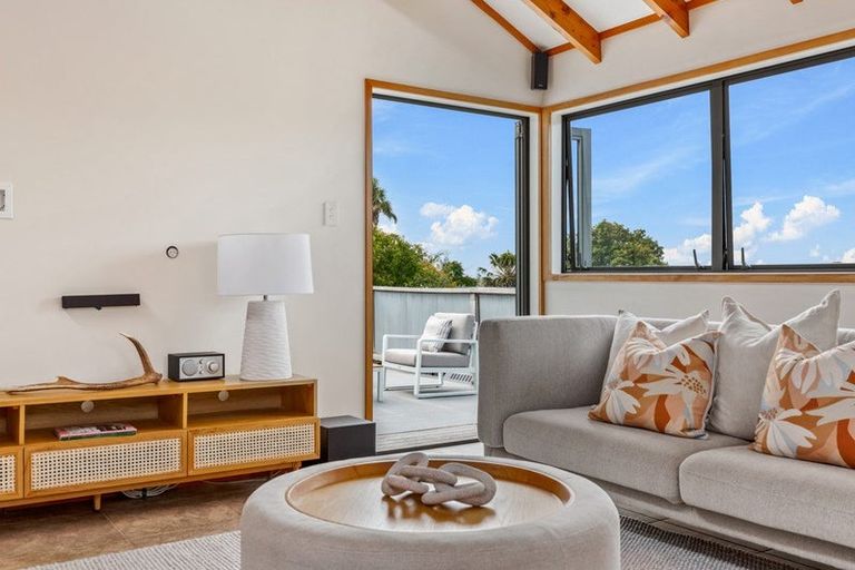 Photo of property in 1/24 Jellicoe Road, Murrays Bay, Auckland, 0630