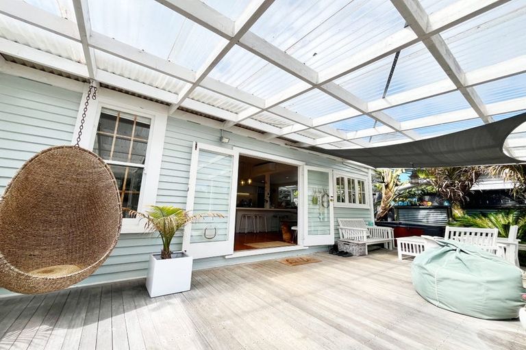 Photo of property in 1 Cooper Street, Wainui, Gisborne, 4010