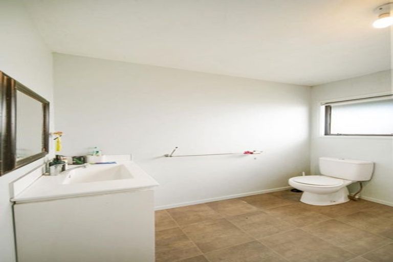 Photo of property in 4/35 Trimdon Street, Randwick Park, Auckland, 2105