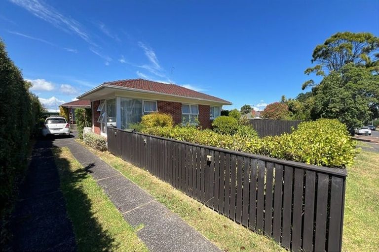 Photo of property in 1/8 Evelyn Place, Hillcrest, Auckland, 0627