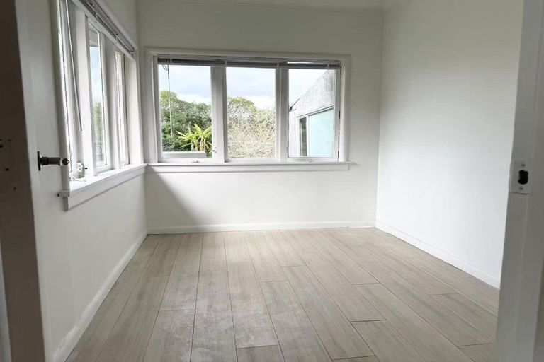 Photo of property in 98 Portage Road, New Lynn, Auckland, 0600