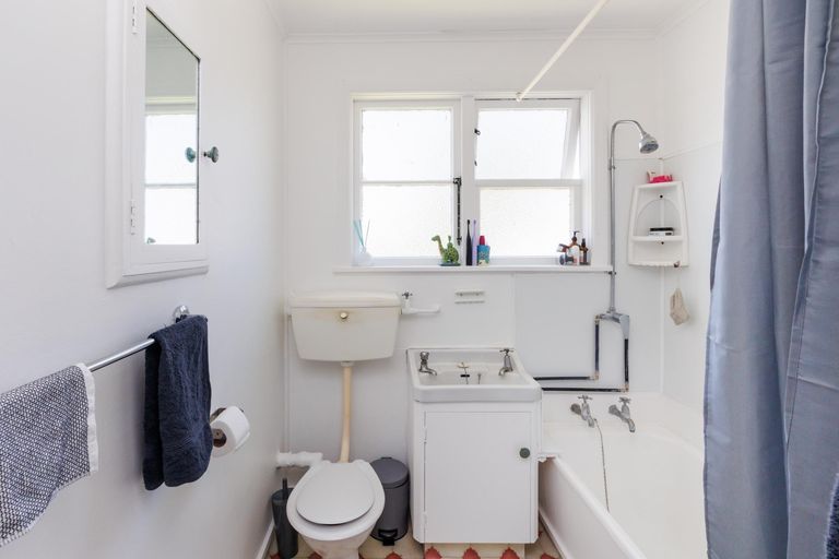 Photo of property in 25 Humber Street, Roslyn, Palmerston North, 4414