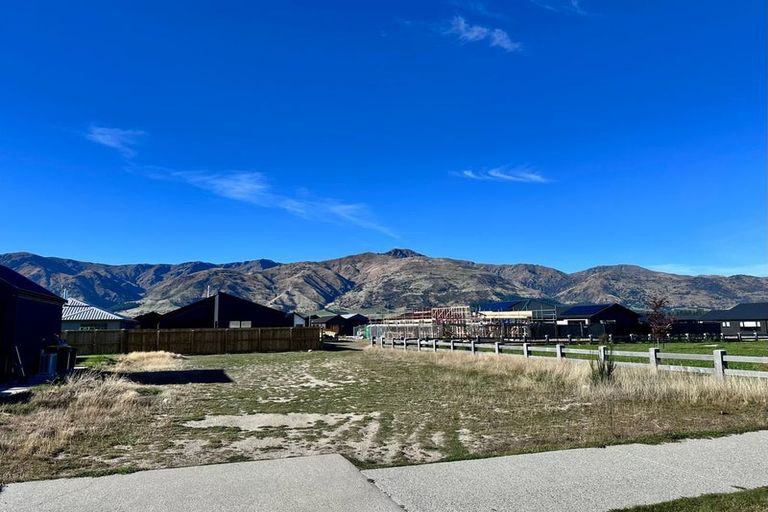 Photo of property in 33 Longview Drive, Lake Hawea, 9382
