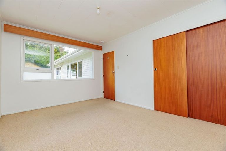 Photo of property in 15 Cortina Avenue, Johnsonville, Wellington, 6037