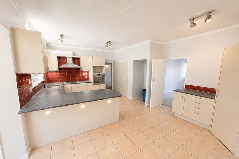 Photo of property in 43 Amapur Drive, Khandallah, Wellington, 6035