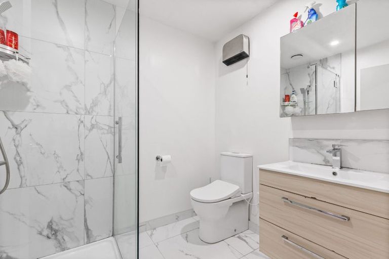 Photo of property in 4/21 Titoki Street, Te Atatu Peninsula, Auckland, 0610