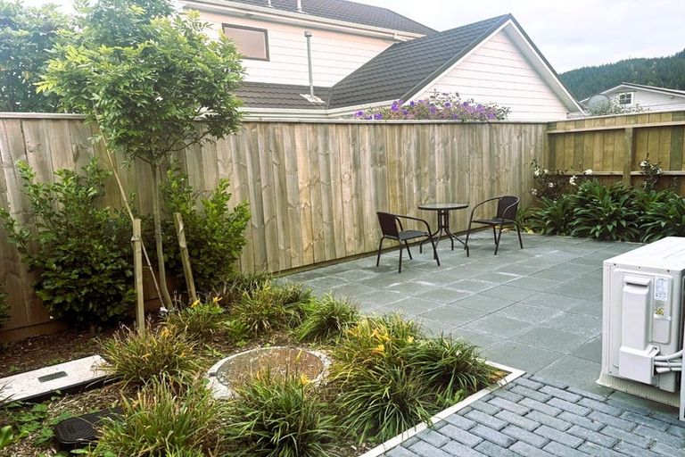 Photo of property in 6/8 Victoria Street, Ebdentown, Upper Hutt, 5018