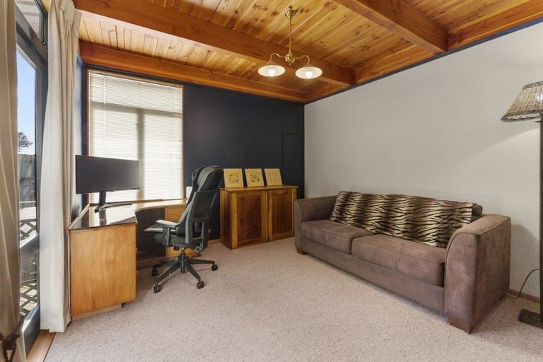 Photo of property in 32 Latitude Close, Whitby, Porirua, 5024