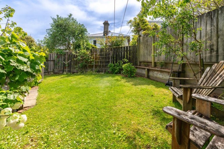 Photo of property in 5 Armour Avenue, Mount Victoria, Wellington, 6011