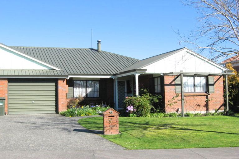 Photo of property in 3b Kingsgate Close, Havelock North, 4130