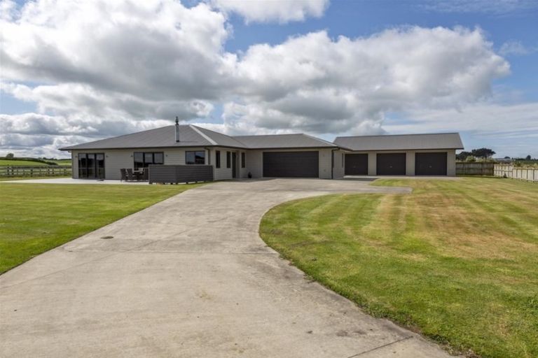Photo of property in 15 Larlin Drive, Hawera, 4675