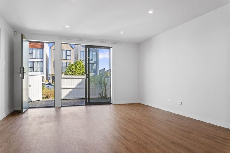 Photo of property in 117 Tarapuka Road, Westgate, Auckland, 0814