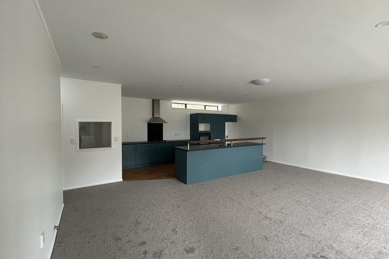 Photo of property in 3 Mitika Way, Strathmore Park, Wellington, 6022