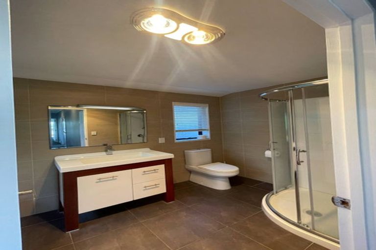 Photo of property in 20 Brownlee Place, Pukekohe, 2120