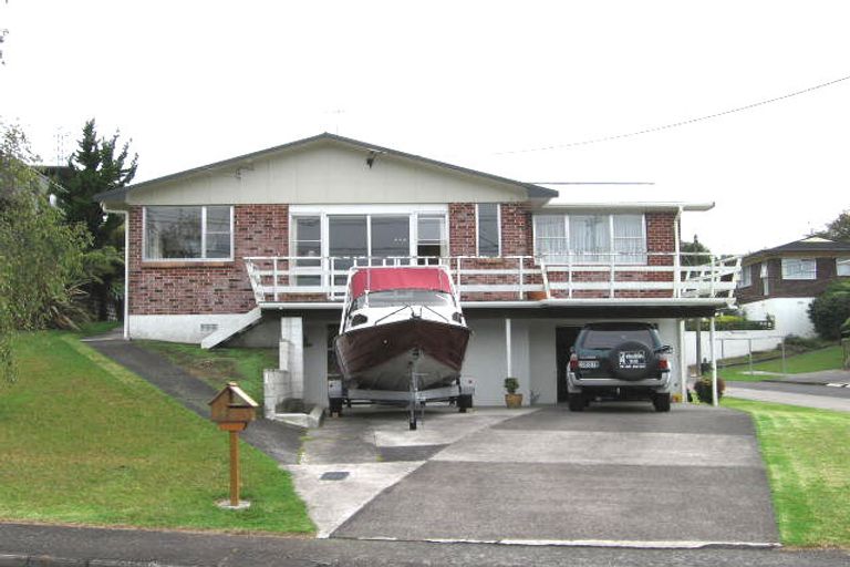 Photo of property in 14 Merchant Avenue, Te Atatu South, Auckland, 0610
