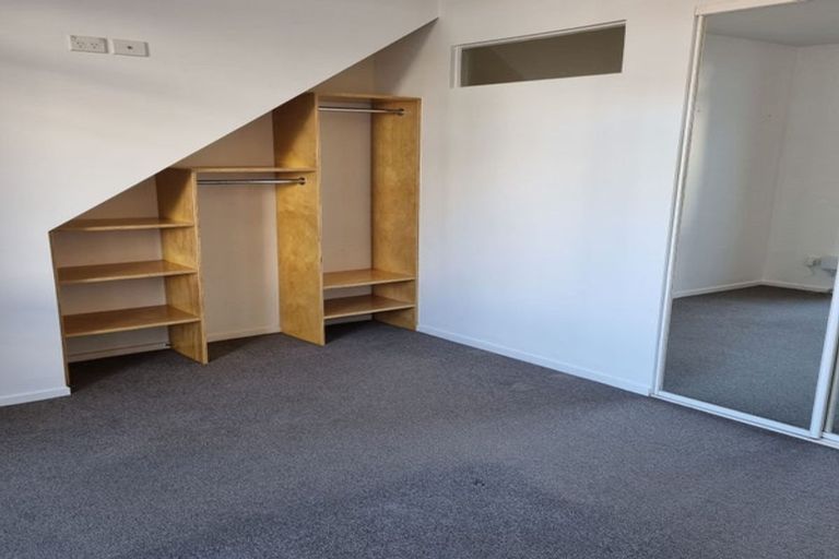 Photo of property in Pirie Street Townhouses, 35u2 Pirie Street, Mount Victoria, Wellington, 6011