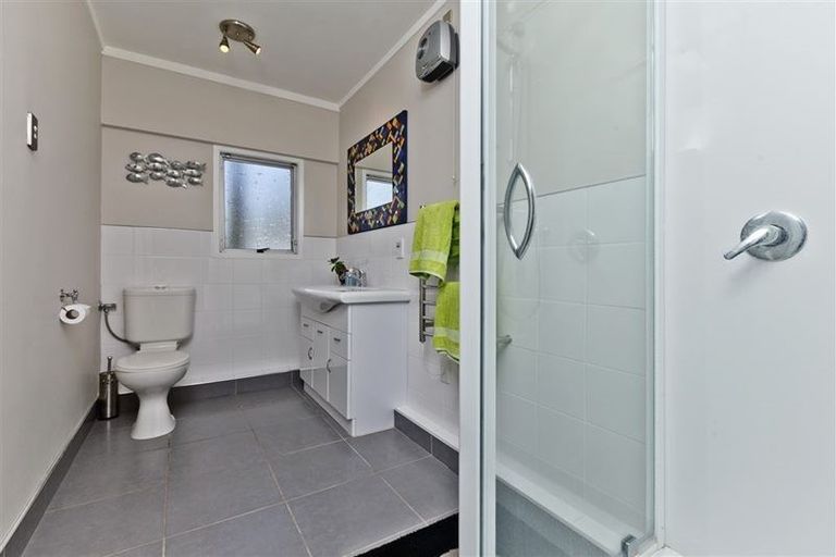 Photo of property in 4 Intrepid Place, Torbay, Auckland, 0630
