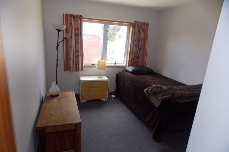 Photo of property in 32 Pioneer Highway, Awapuni, Palmerston North, 4412