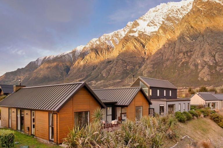 Photo of property in 24 Mckellar Drive, Jacks Point, Queenstown, 9371