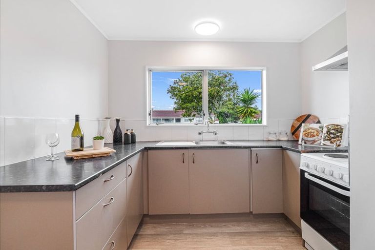 Photo of property in 1/24 Kennington Drive, Clendon Park, Auckland, 2103
