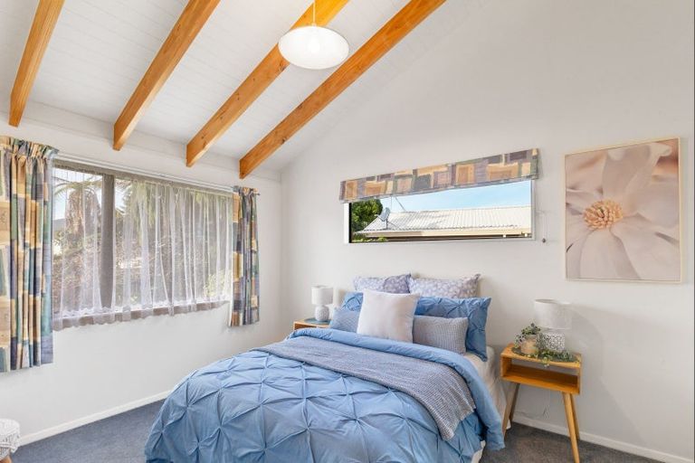 Photo of property in 115b Bartholomew Road, Levin, 5510