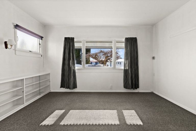 Photo of property in 210 Mcleod Street, Camberley, Hastings, 4120