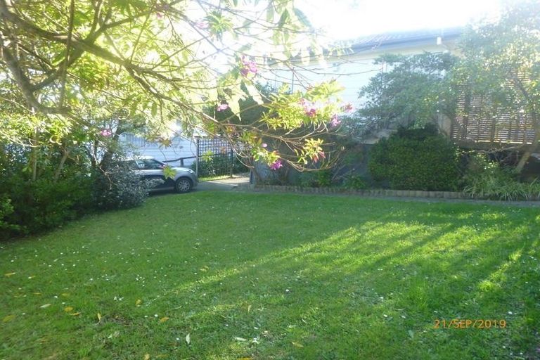 Photo of property in 7 Kemp Road, Massey, Auckland, 0614