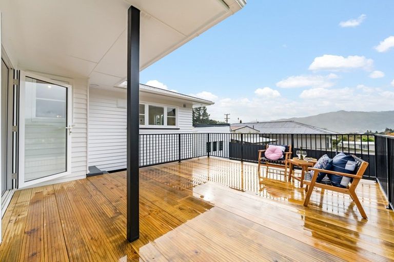 Photo of property in 49 Lees Grove, Wainuiomata, Lower Hutt, 5014